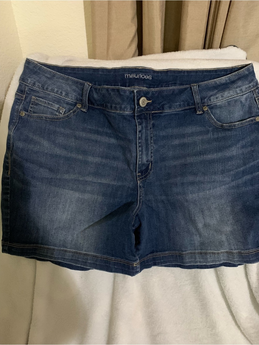 Maurices Blue Denim Mid-Rise Women's Shorts